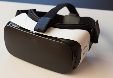 Samsung занялся серийным производством очков виртуальной реальности