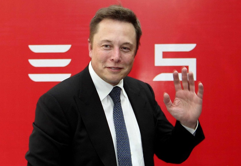 Маск продемонстрировал автомобиль Tesla в инновационном тоннели для объезда пробок