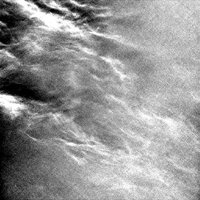 Перистые облака засняли в атмосфере Марса