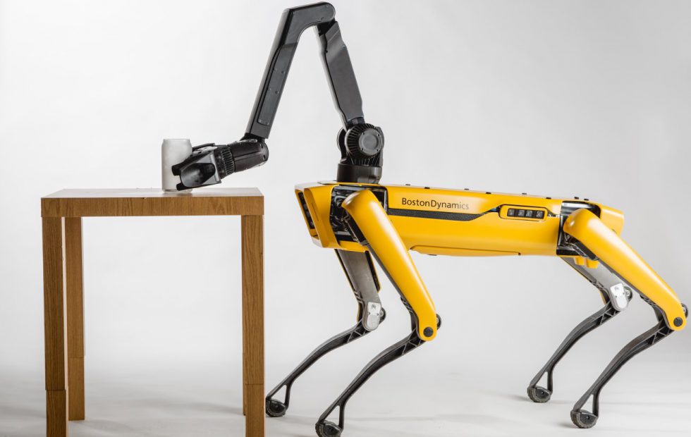 Boston Dynamics начнет торговать собственных роботов-собак в 2019 г.